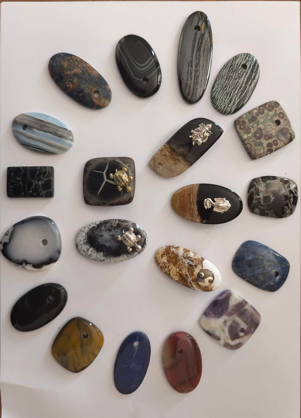 Pierres & Bijoux